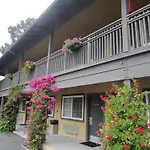 Super 8 by Wyndham Monterey/Carmel