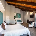 Munras Inn