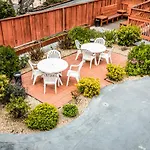Pelican Inn
