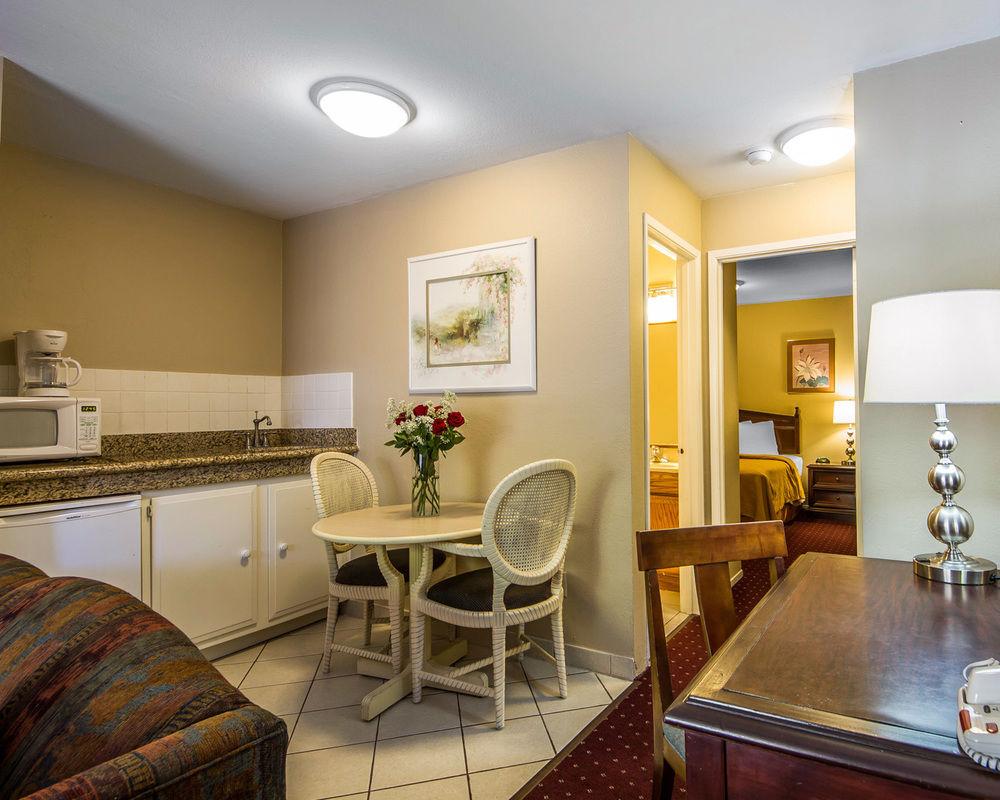 Scottish Fairway Hotel Monterey