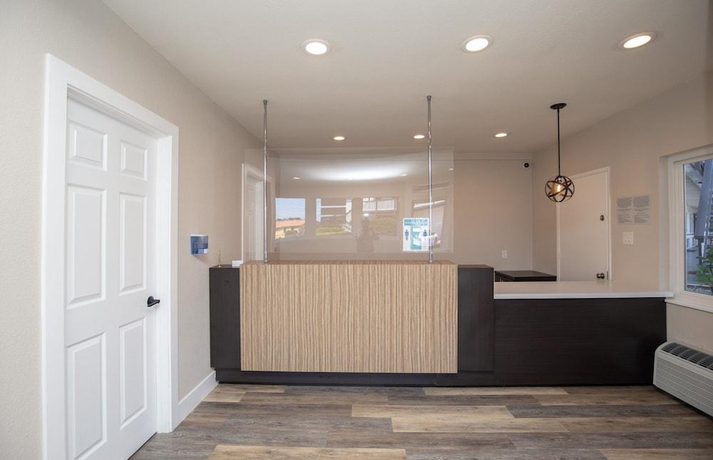 Days By Wyndham Downtown 2* Monterey