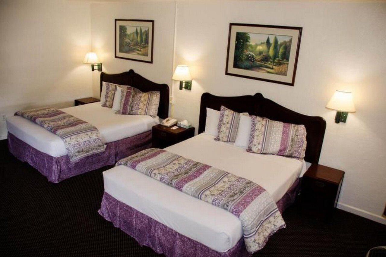 Inn Rodeway Near Downtown