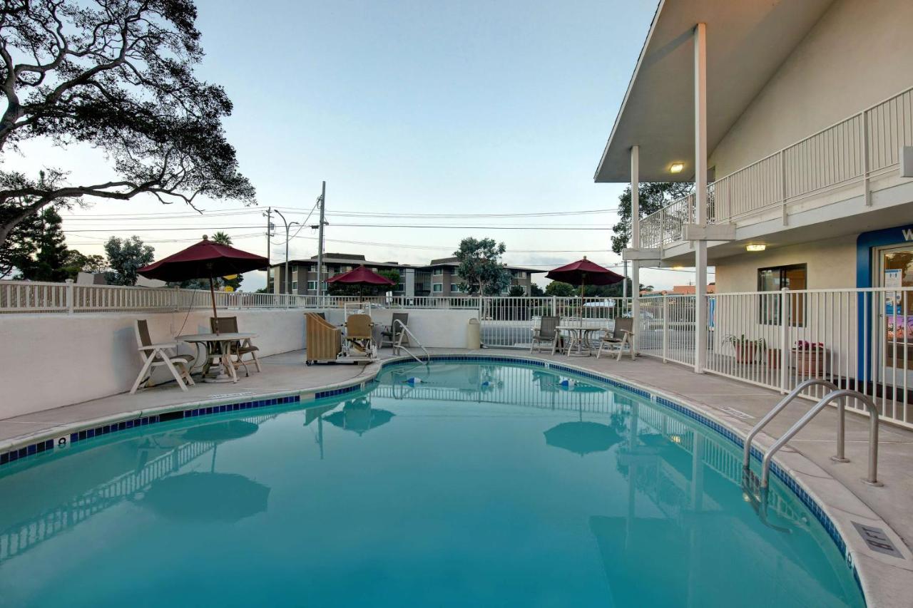 6-monterey, Ca 2*
