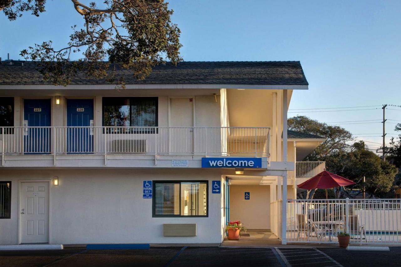 6-monterey, Ca Hotel