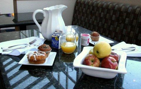 Holiday Express - Cannery Row By Ihg