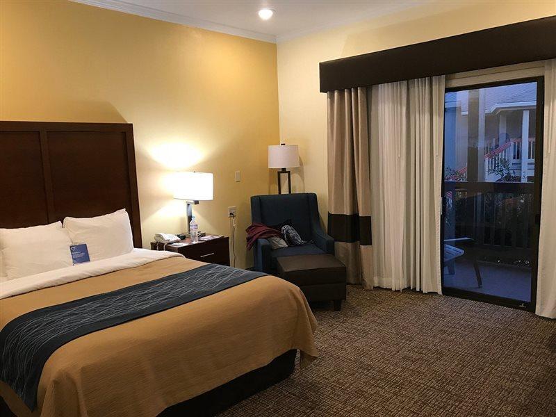 Inn Comfort Peninsula Airport 2*