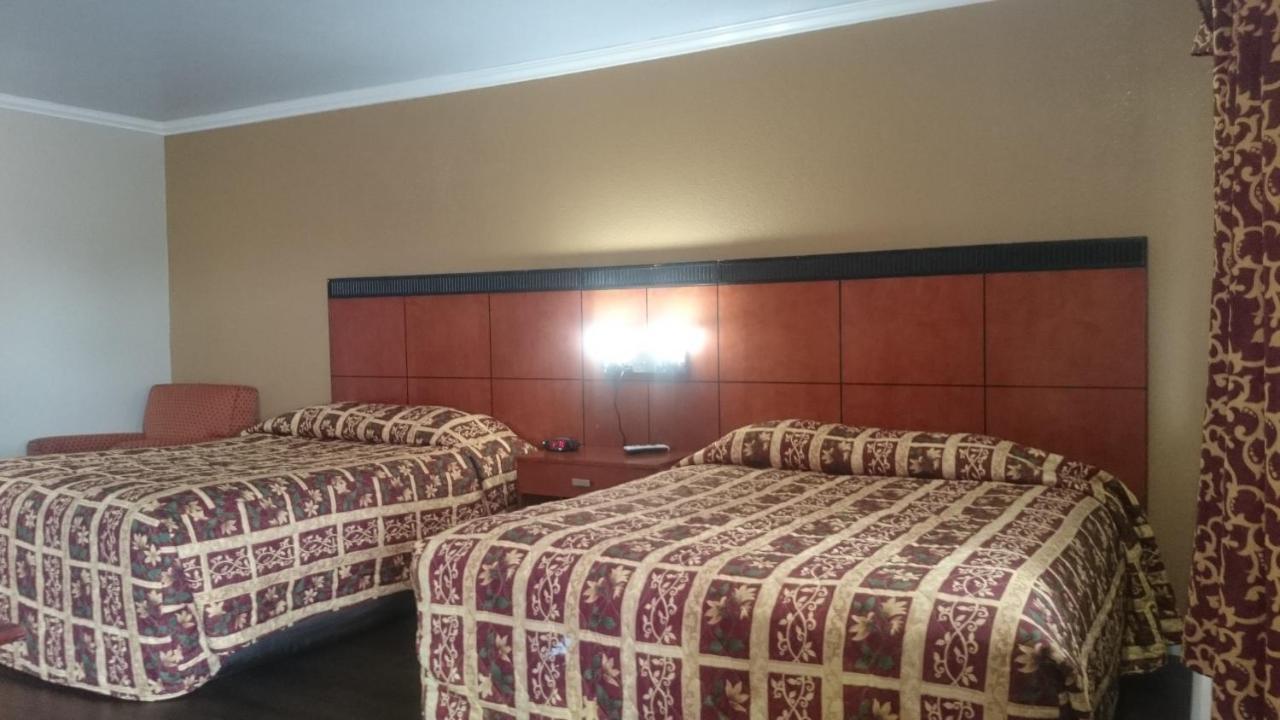 Fairgrounds Inn 2*