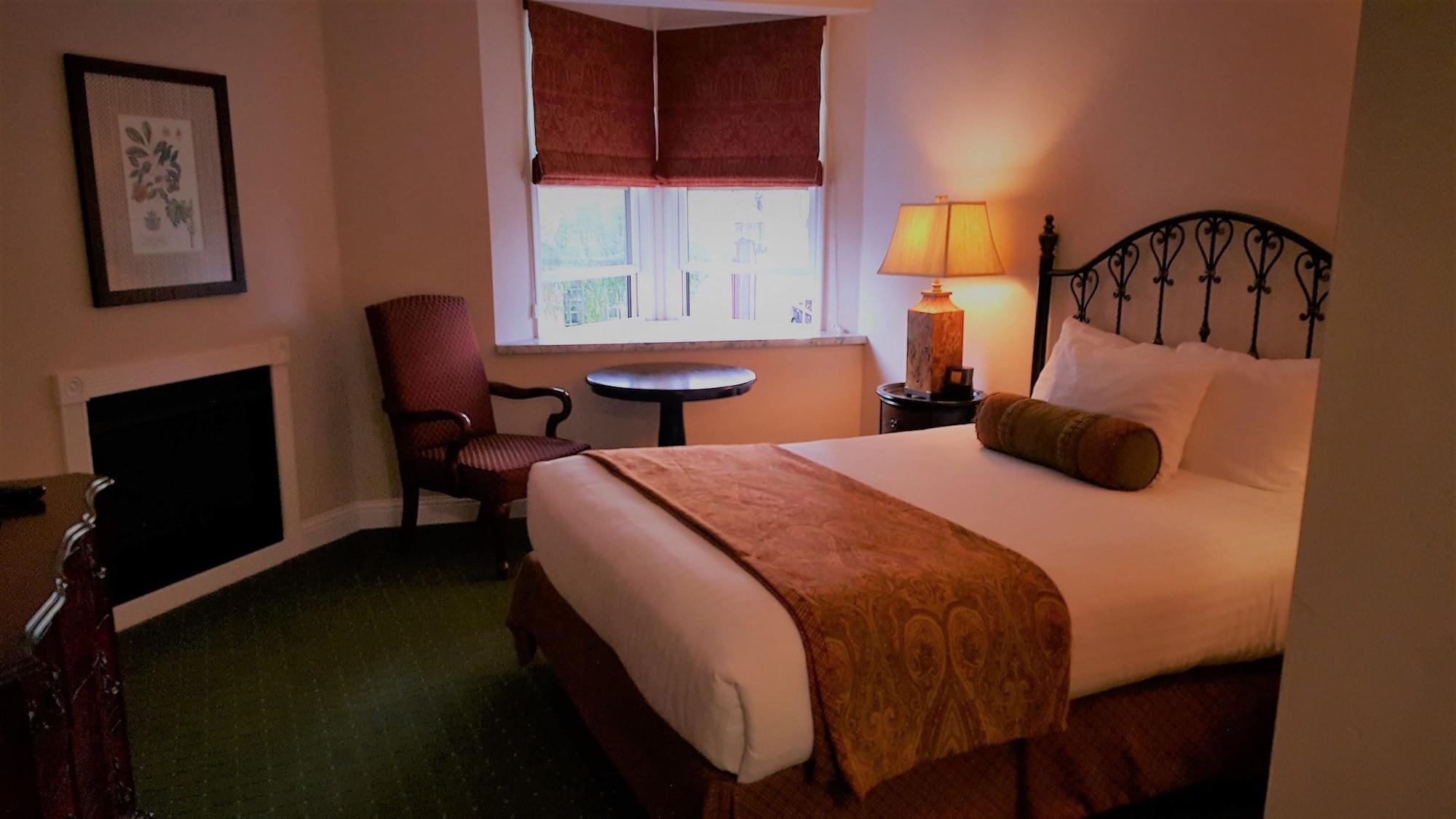 The 3* Monterey