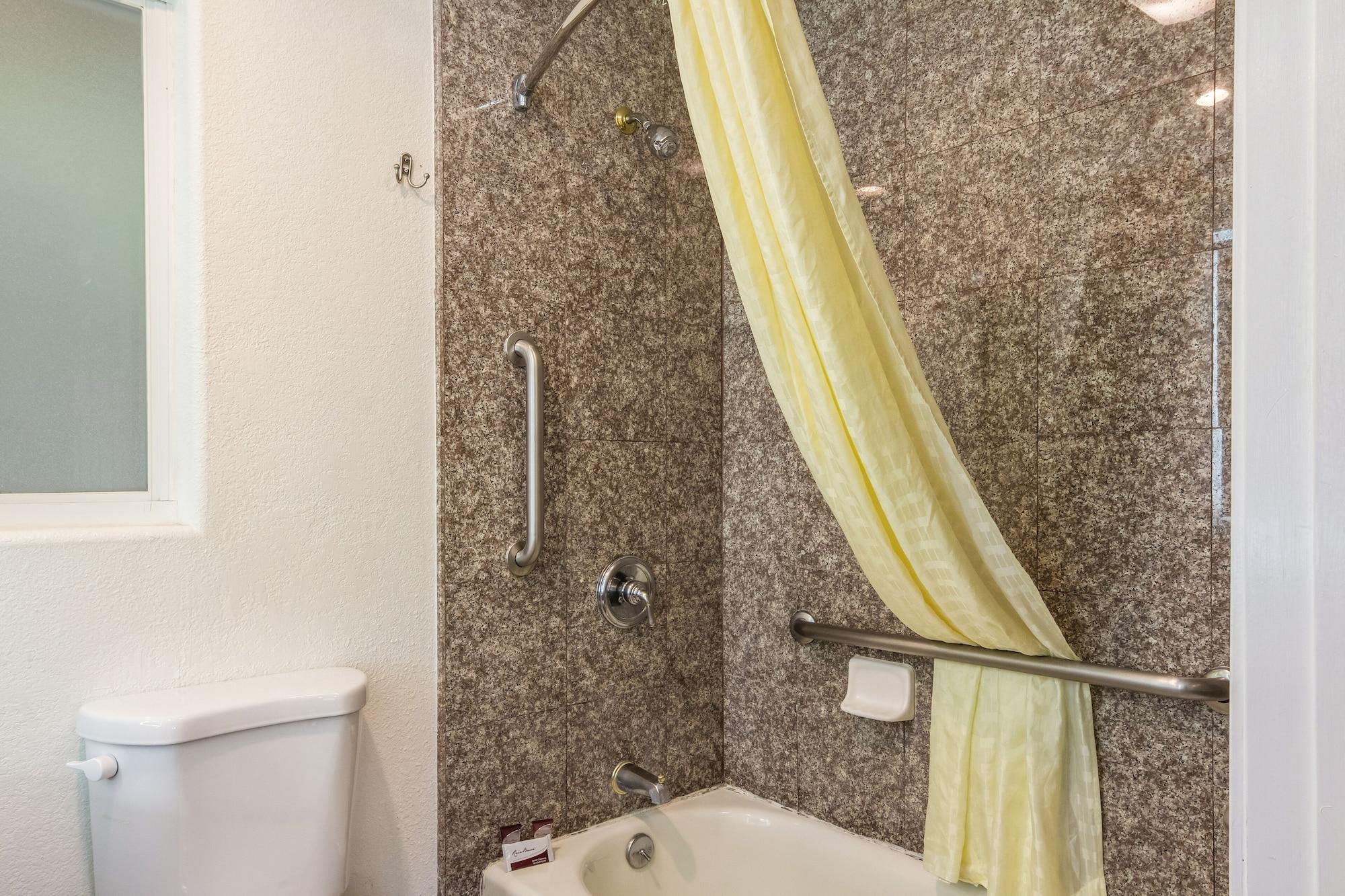 Inn Rodeway Near Downtown Monterey