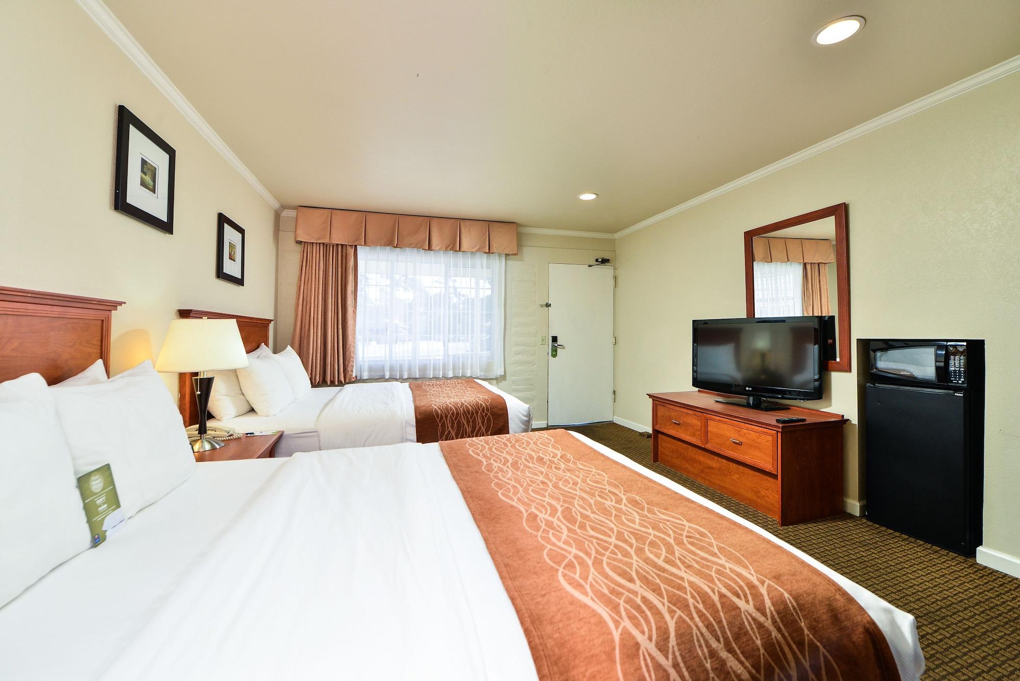 The At 1252 Monterey