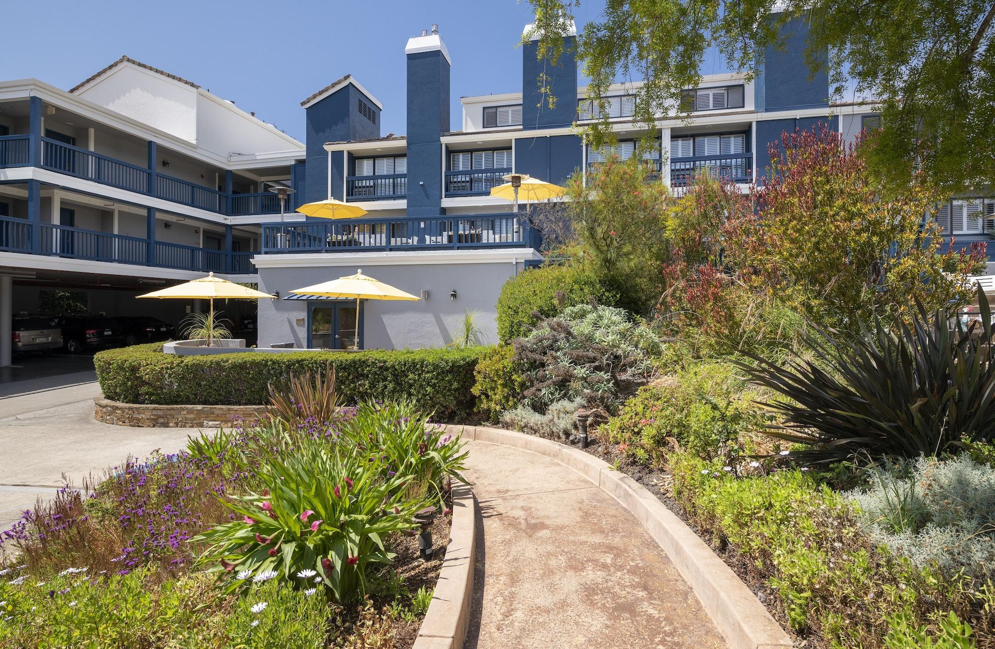Mariposa And 3* Monterey
