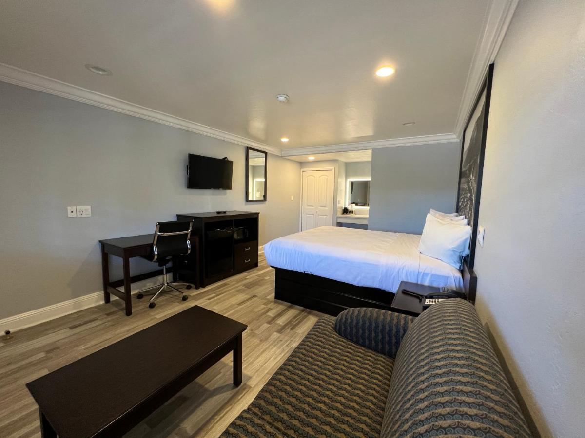 Aura Motel