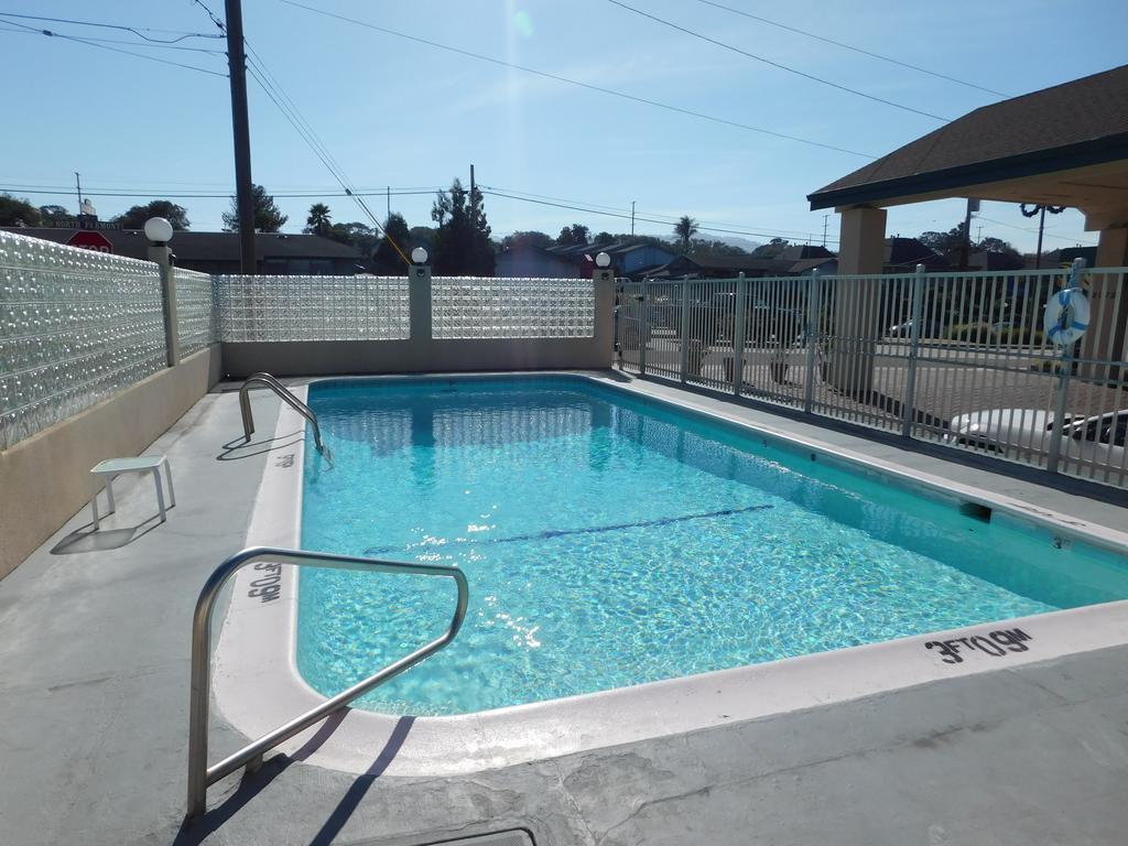 Scottish Fairway Hotel Monterey