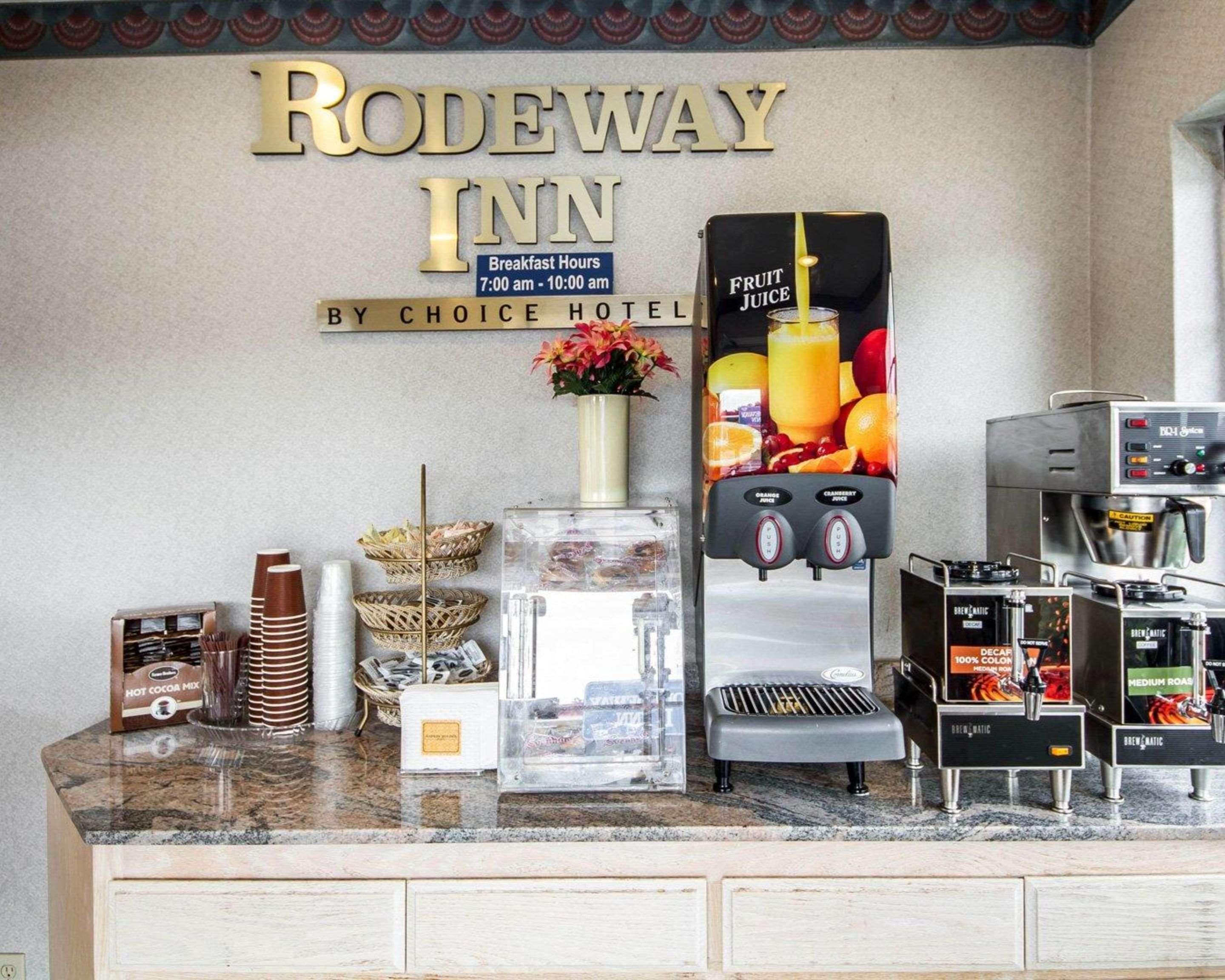 Rodeway Near Fairgrounds * Monterey