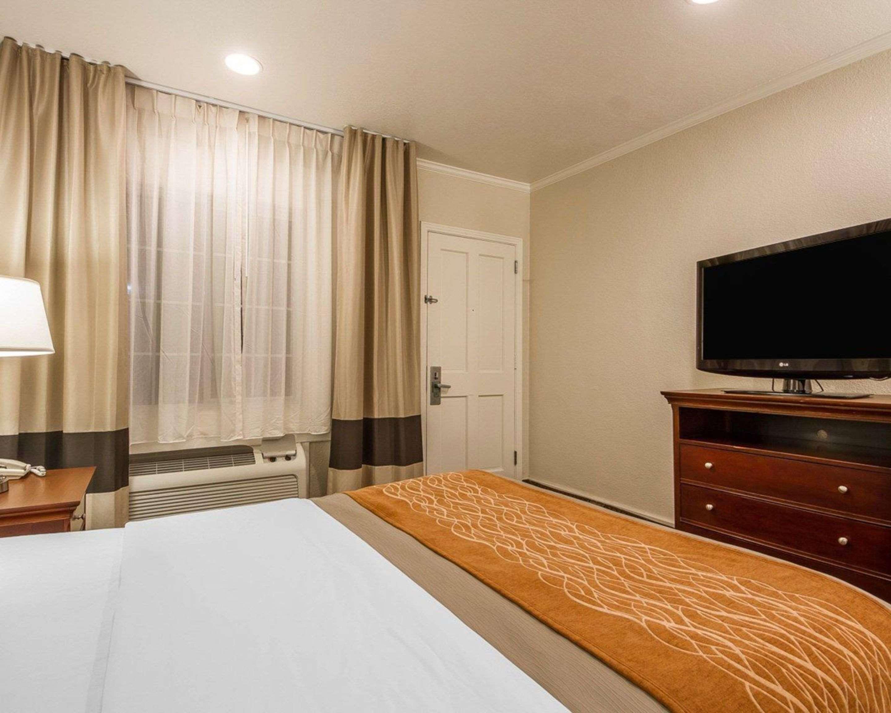 Blu Pacific Monterey