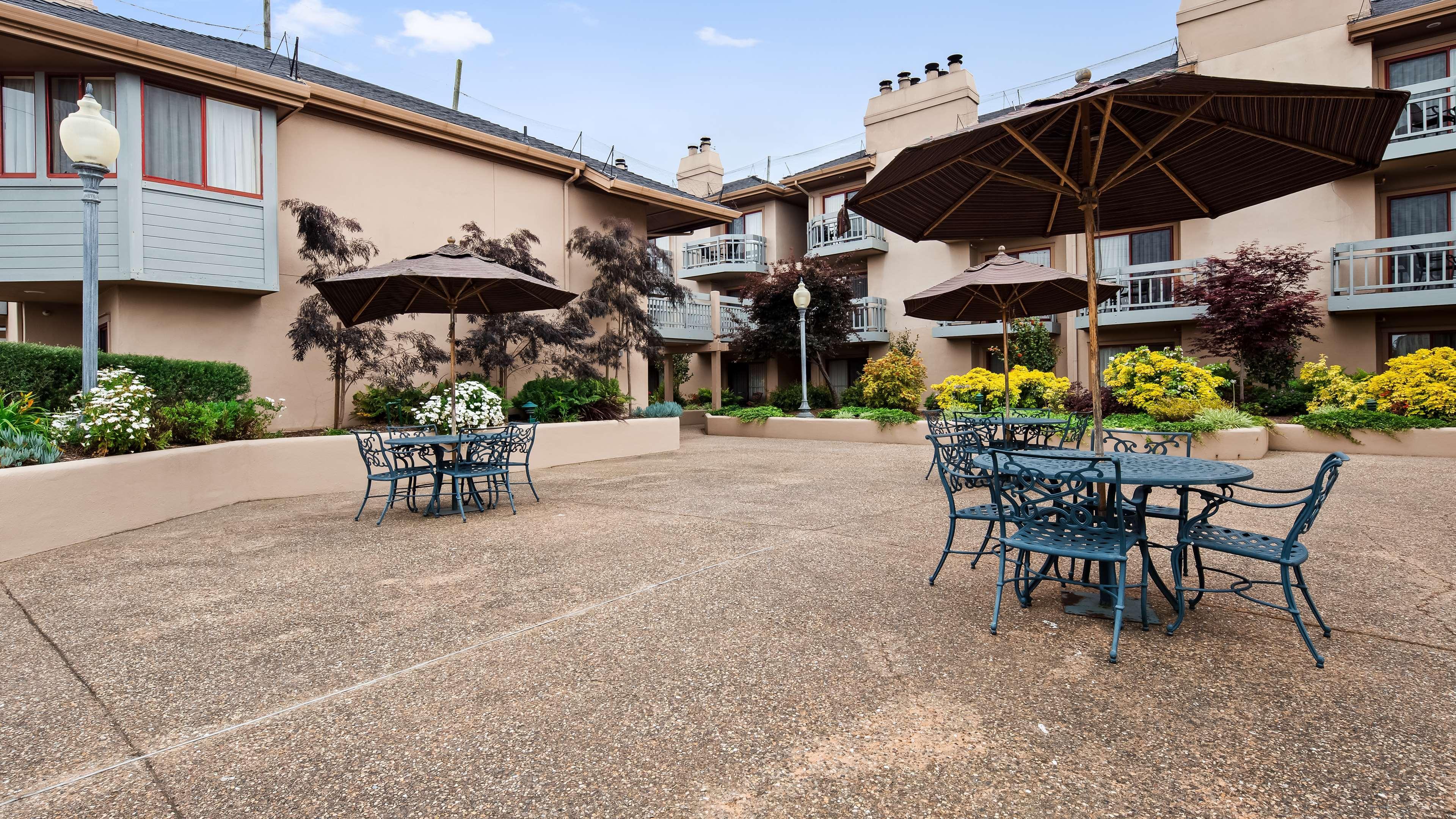 Victorian 3* Monterey