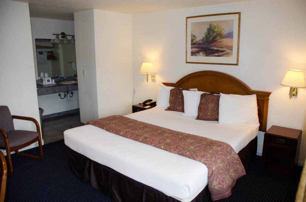 Inn Rodeway Near Downtown