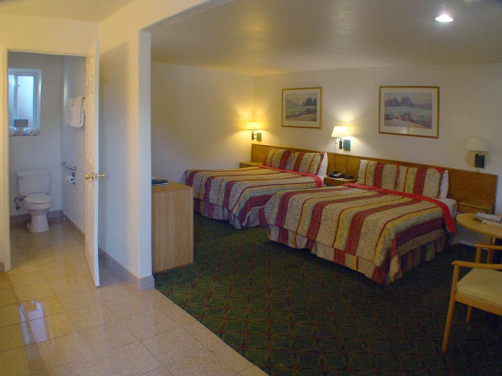 Inn Rodeway Near Downtown