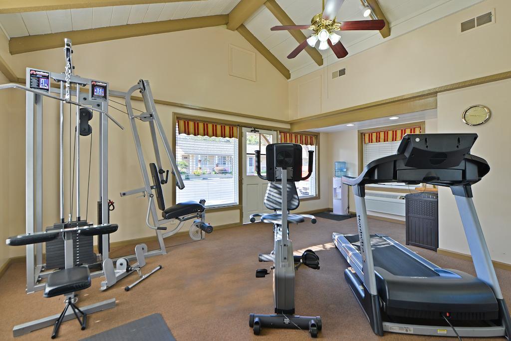 The At 1252 Monterey