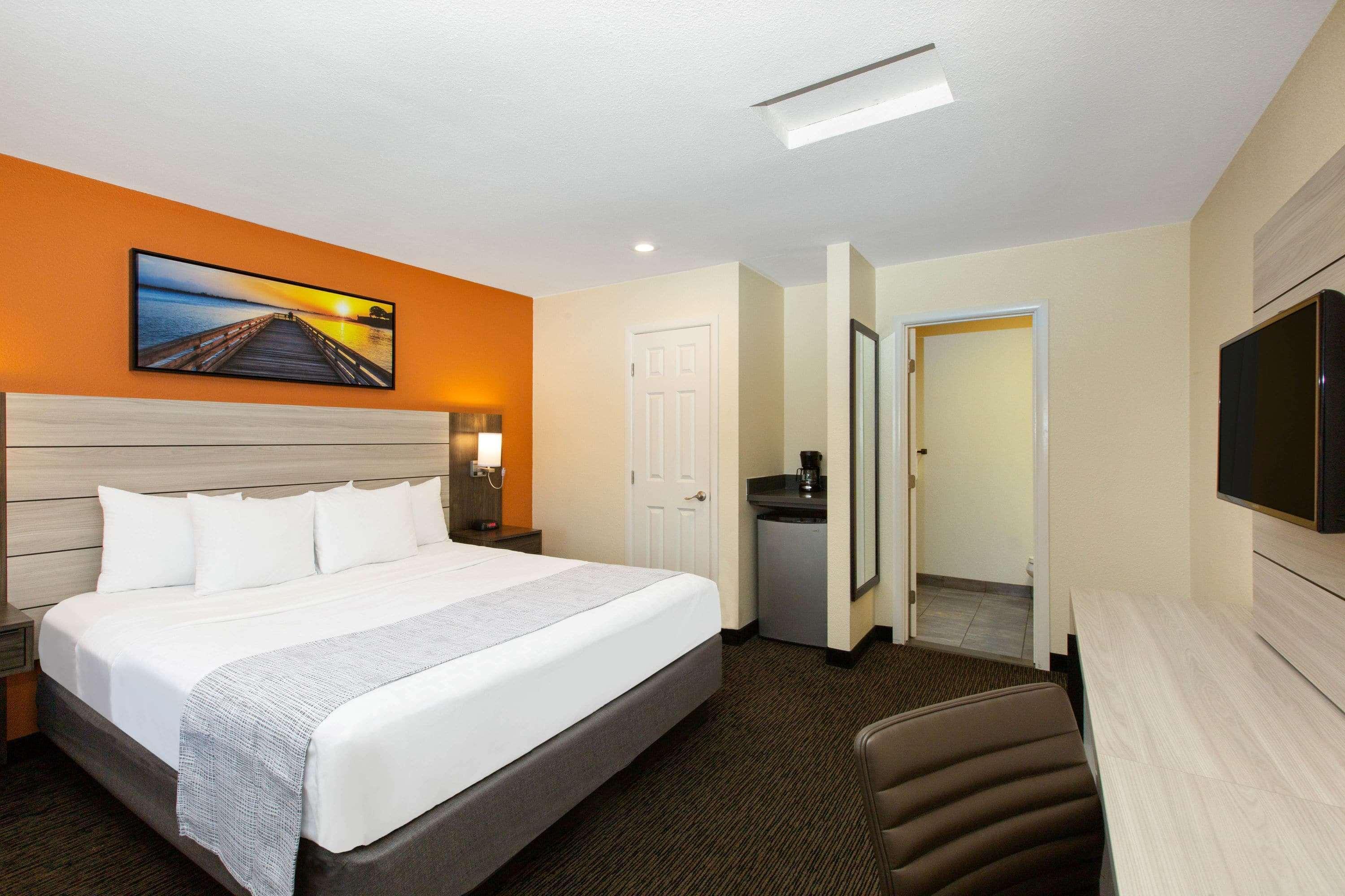 Days By Wyndham Monterey-fisherman's Wharf Aquarium 2*