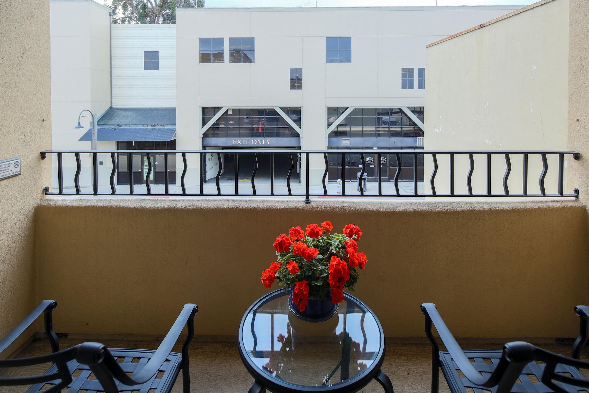 Bay Hotel
