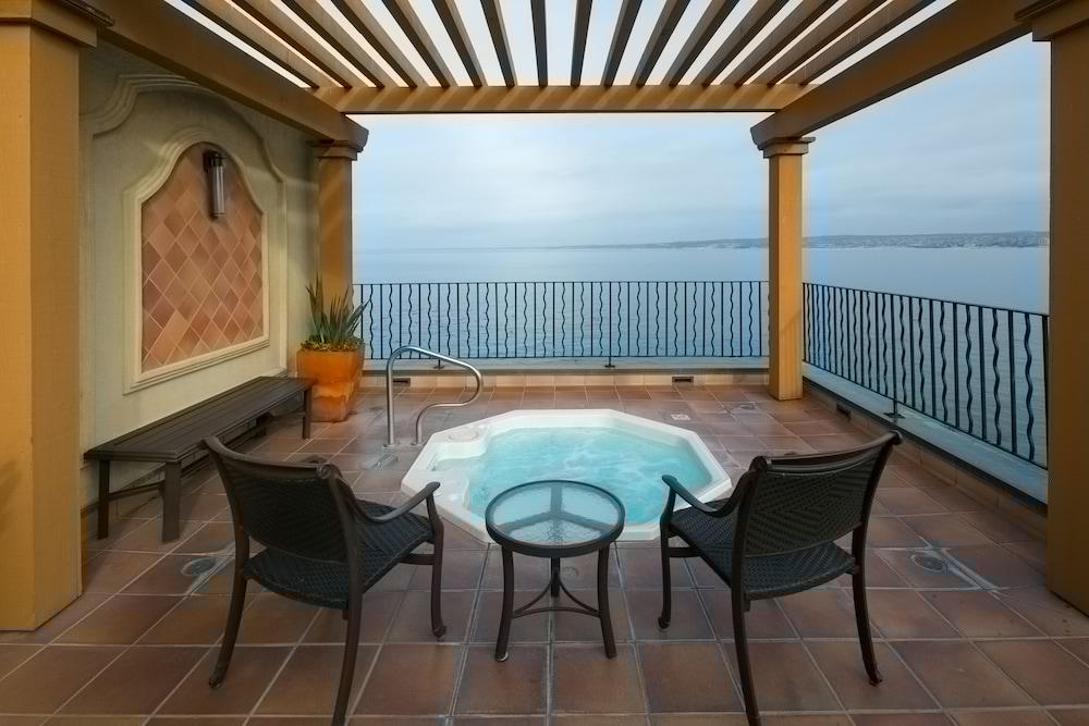 Bay Monterey