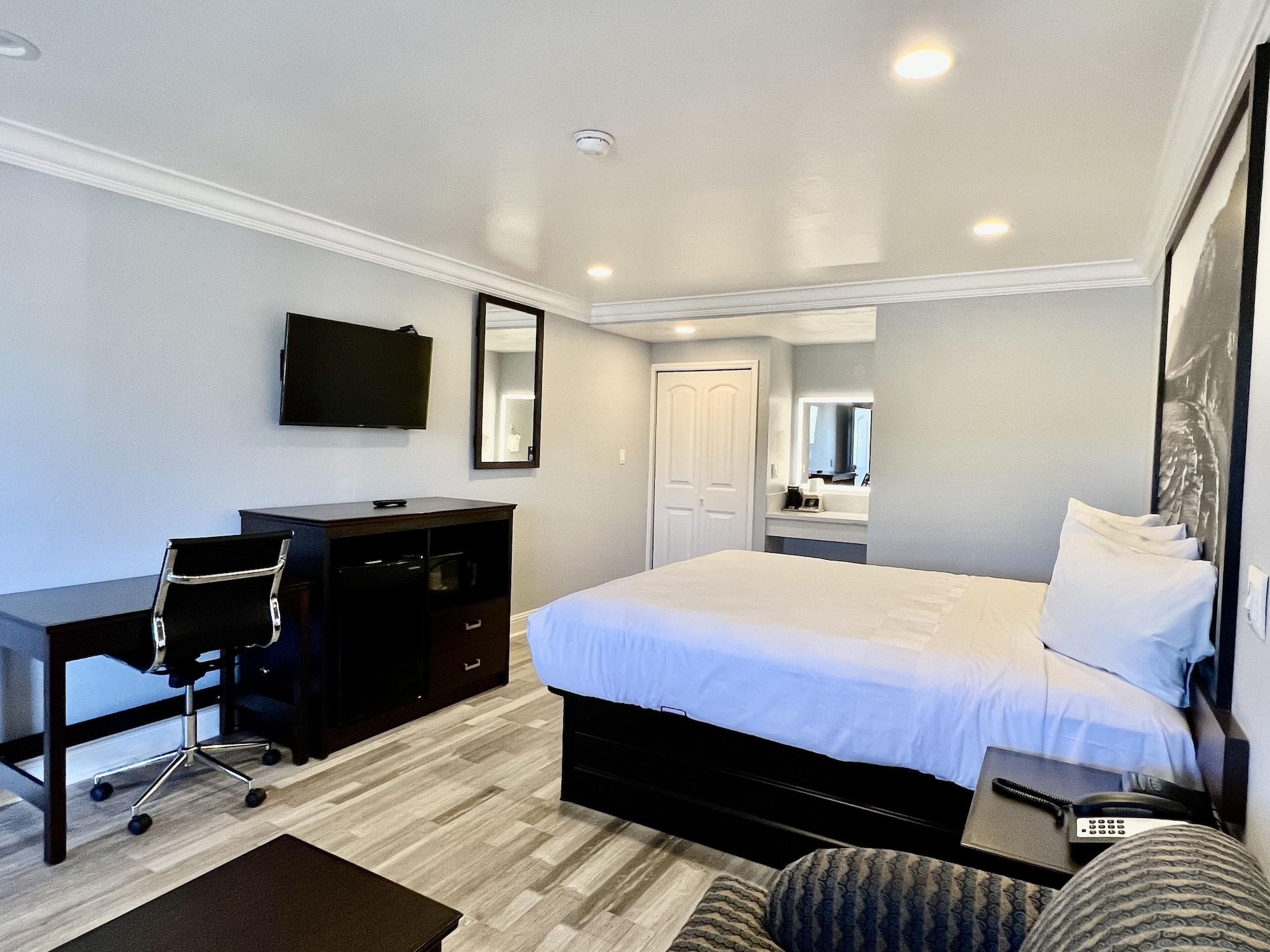 Aura Motel Monterey