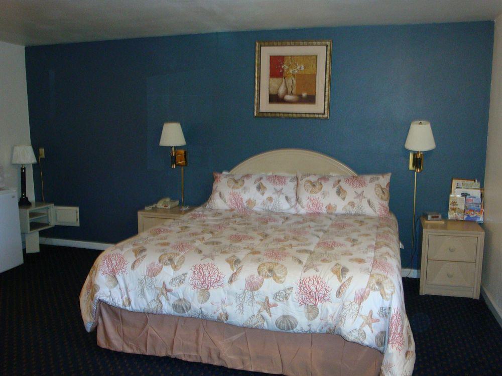 Fisherman's Cove Motel