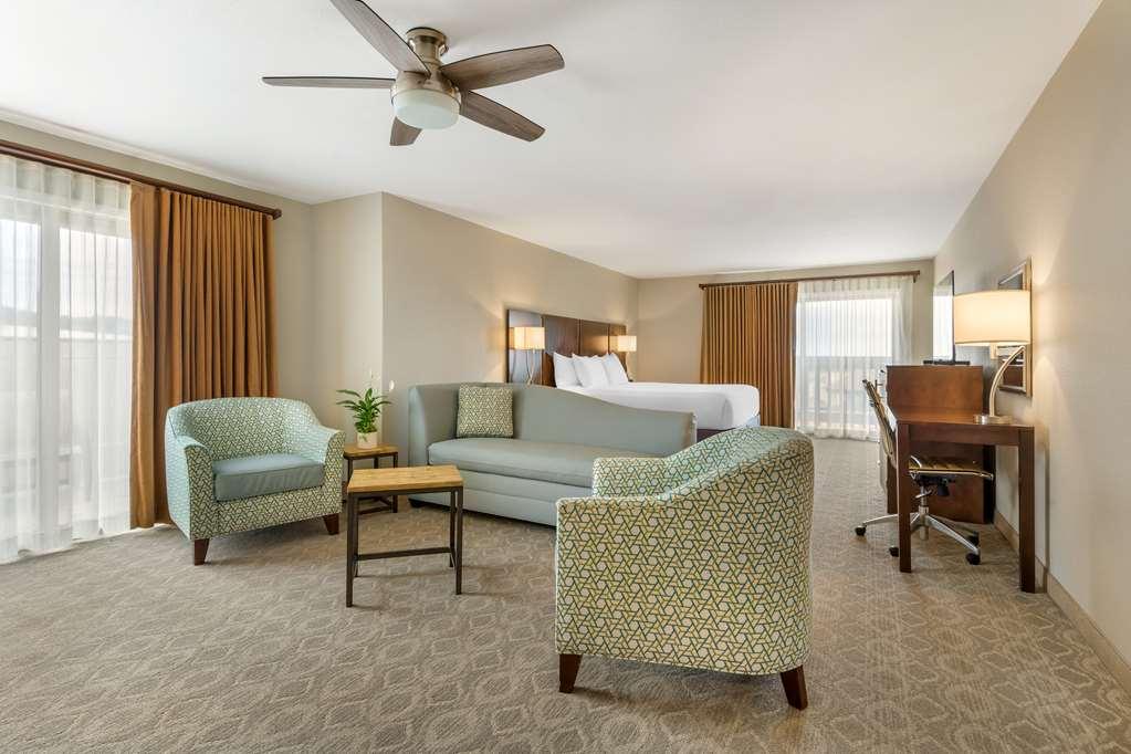 Best Western Plus Hotel Monterey