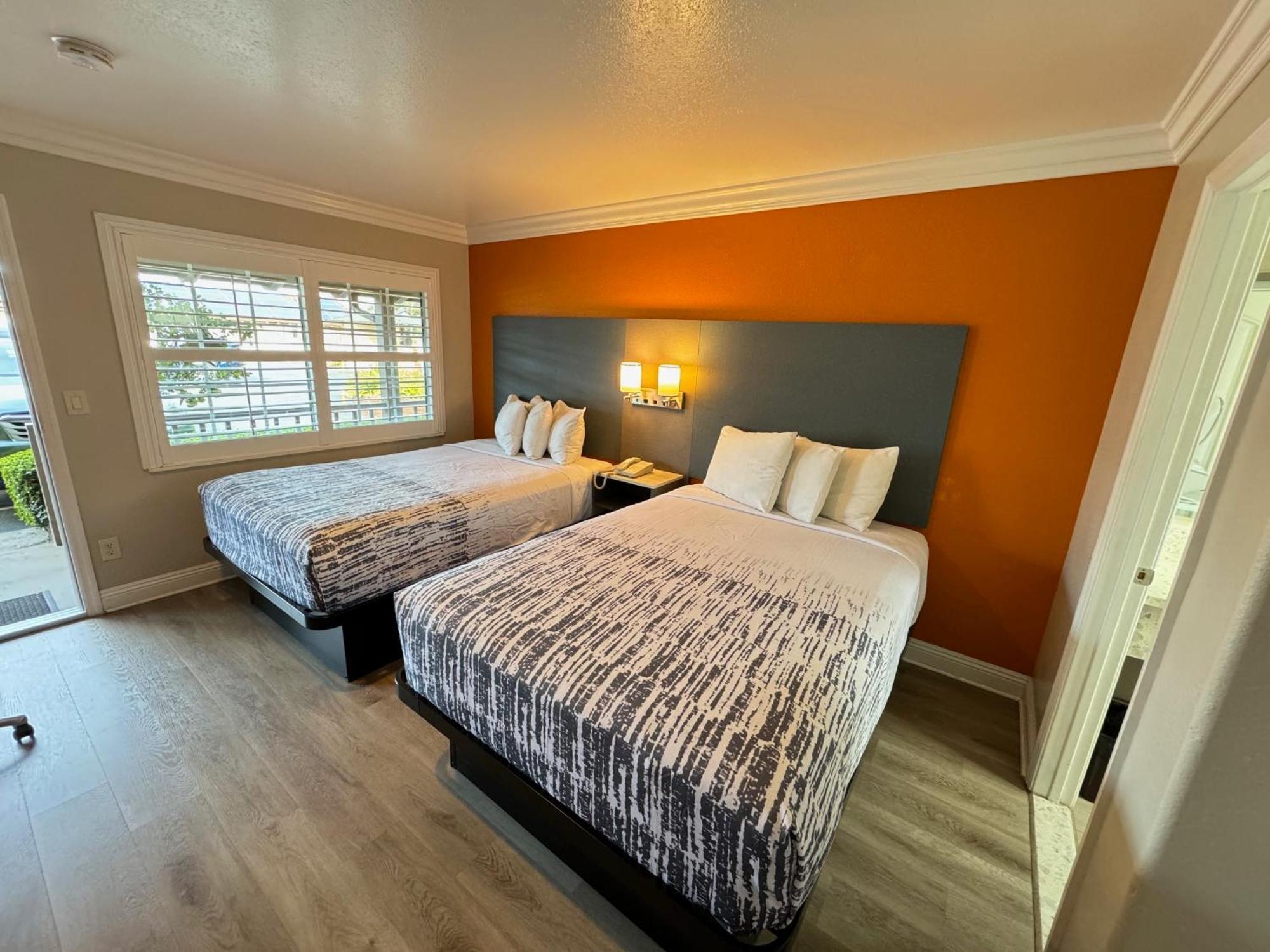 Padre Oaks Motel Monterey