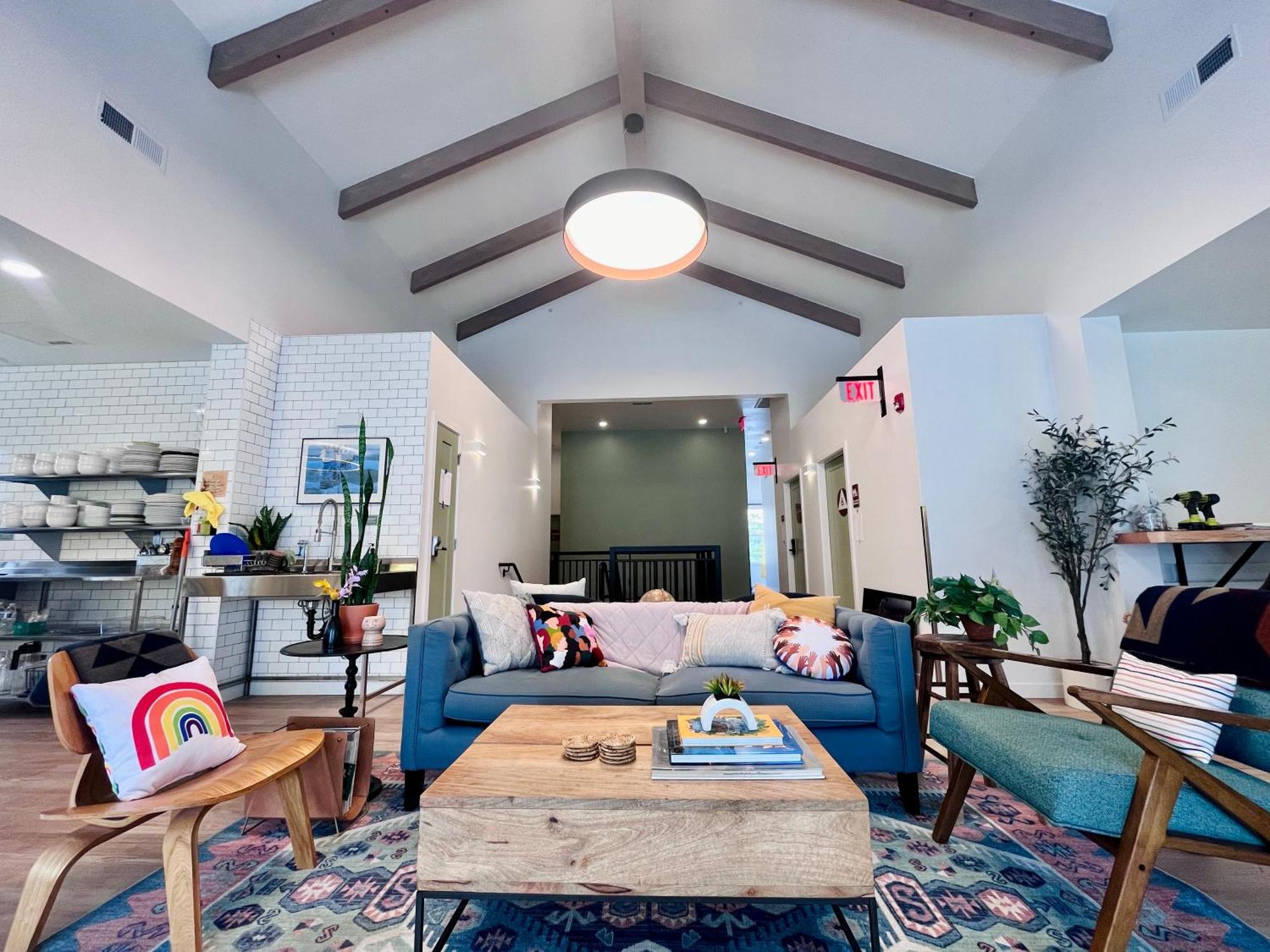 Monterey Hostel *