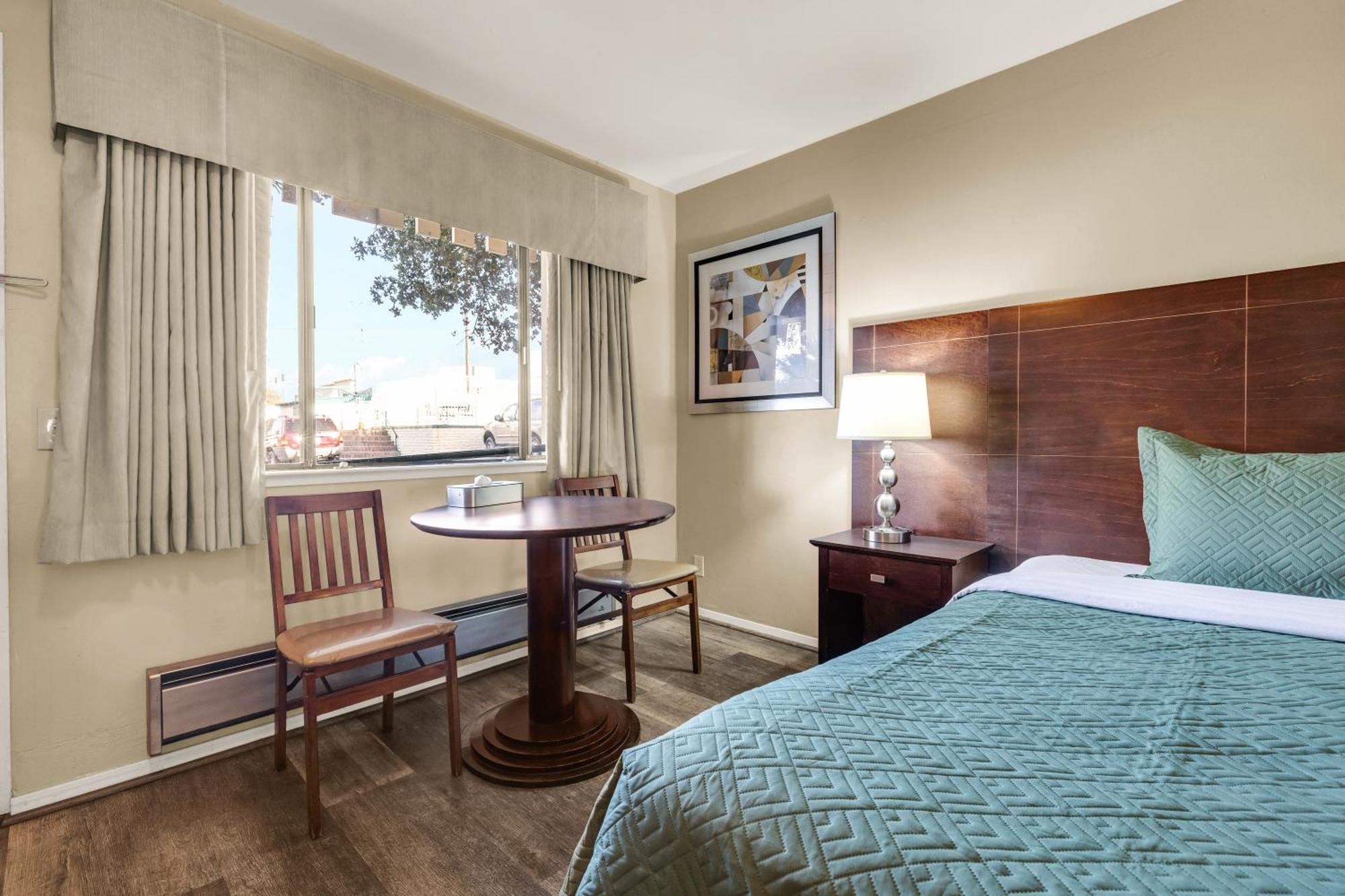 Scottish Fairway Hotel 3*