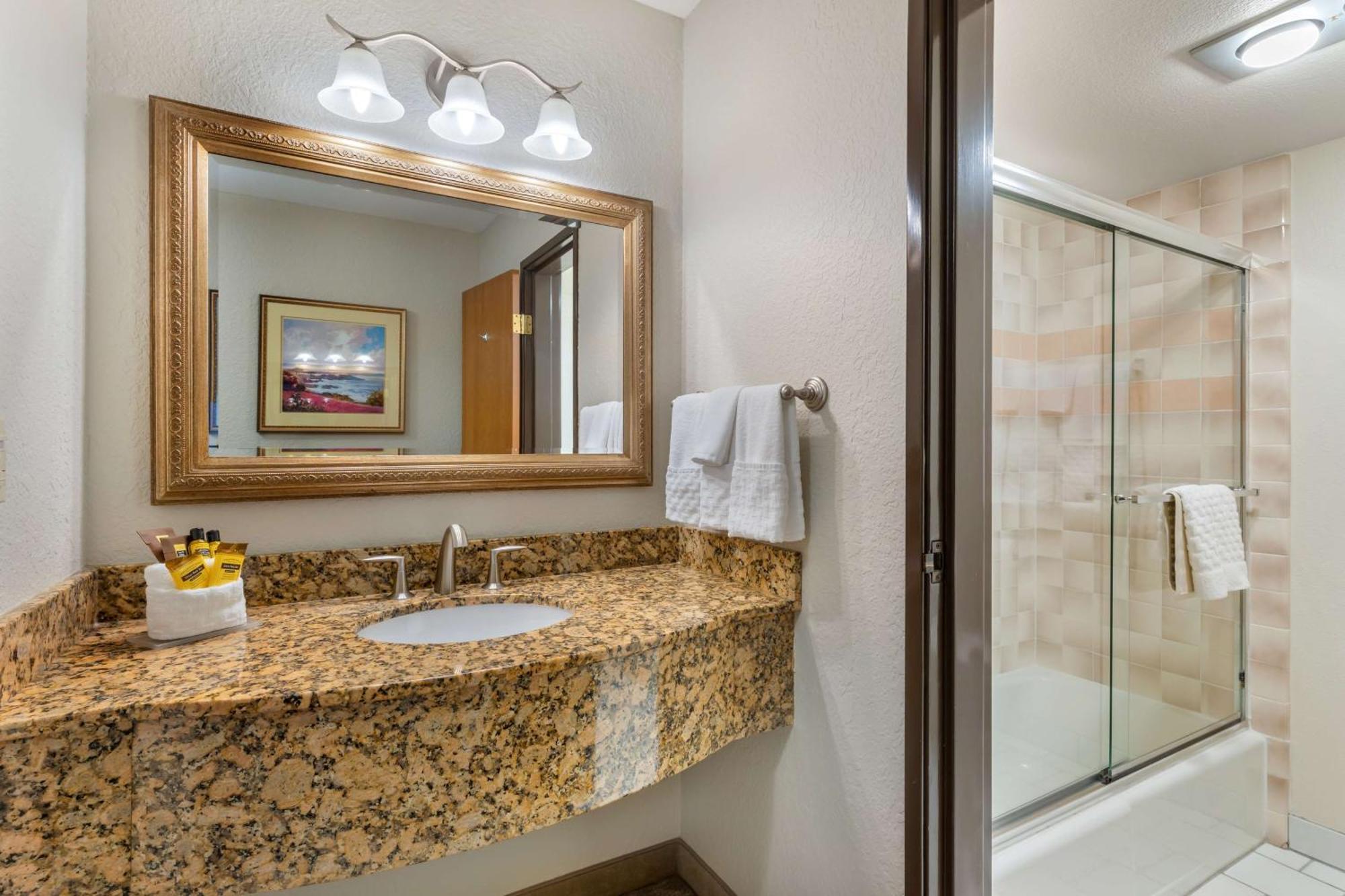 Best Western Plus Hotel Monterey