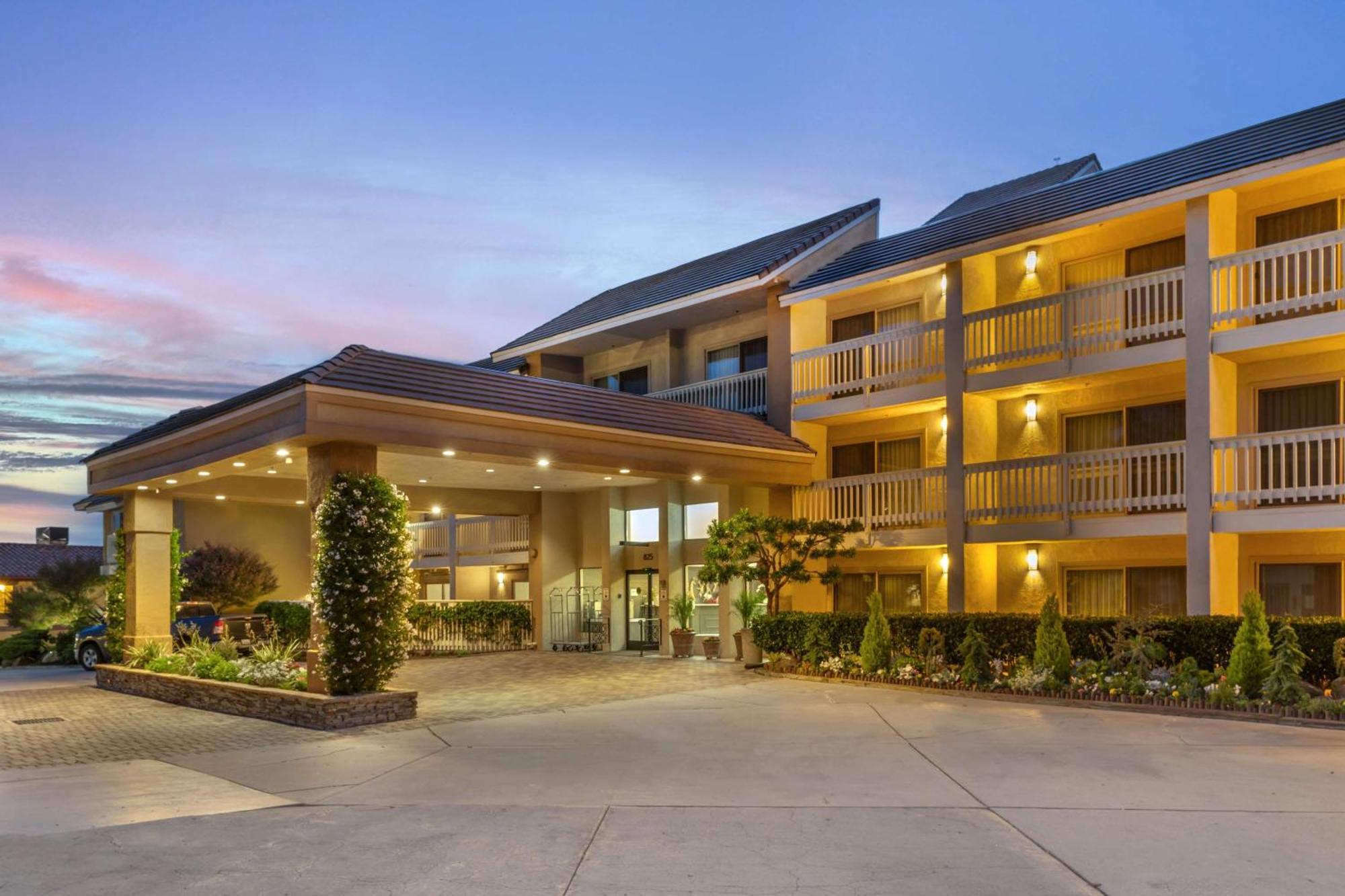 Western Hotel 3*