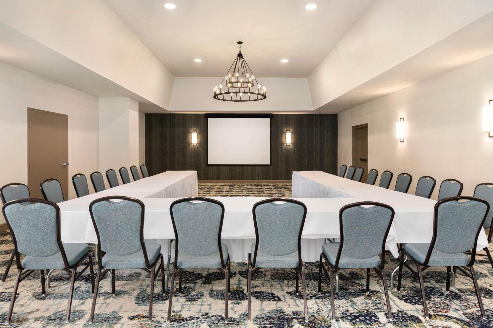 Hilton Garden Monterey