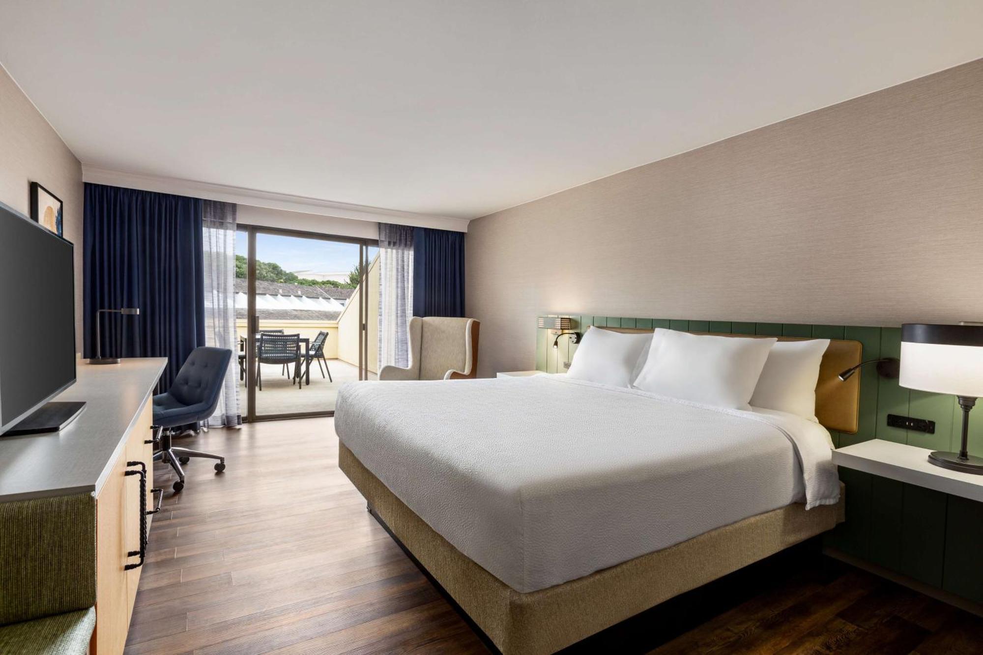 Hilton Garden Hotel 3*