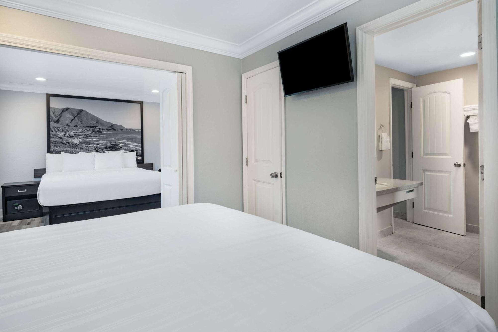 Motel Aura