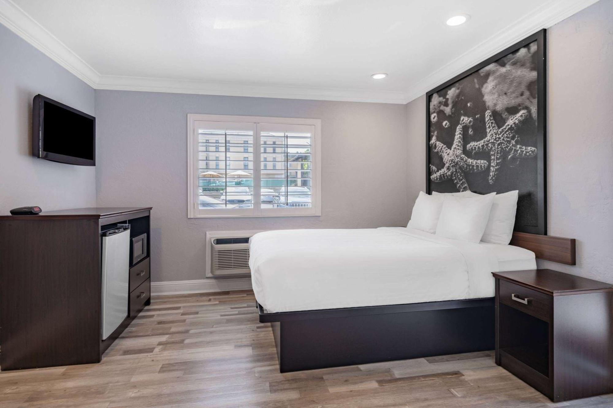 Aura Motel