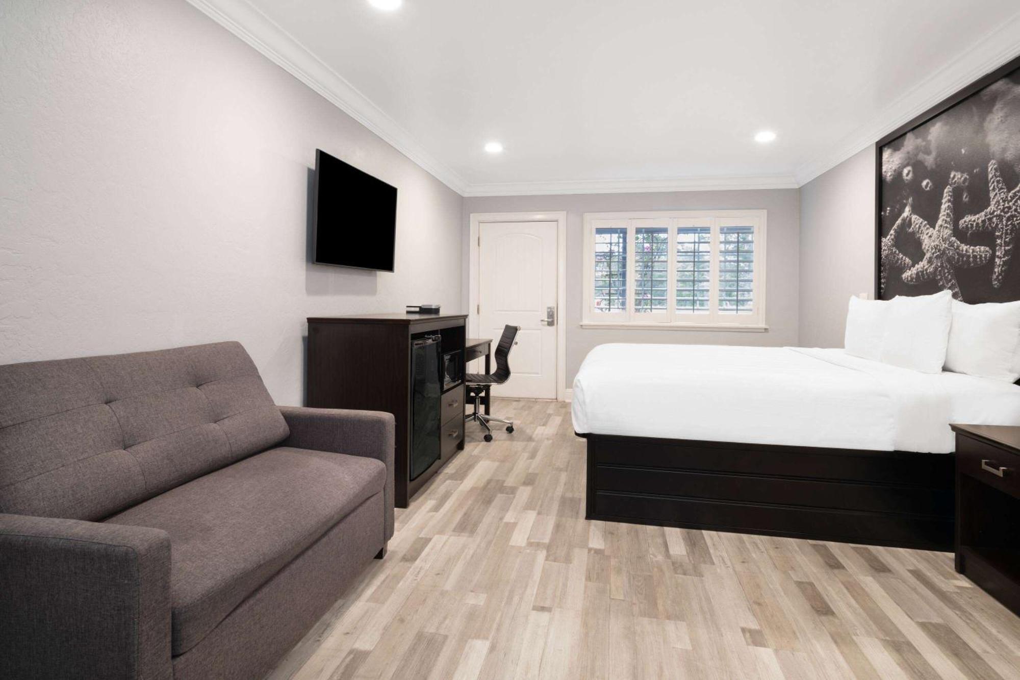 Motel Aura 2*