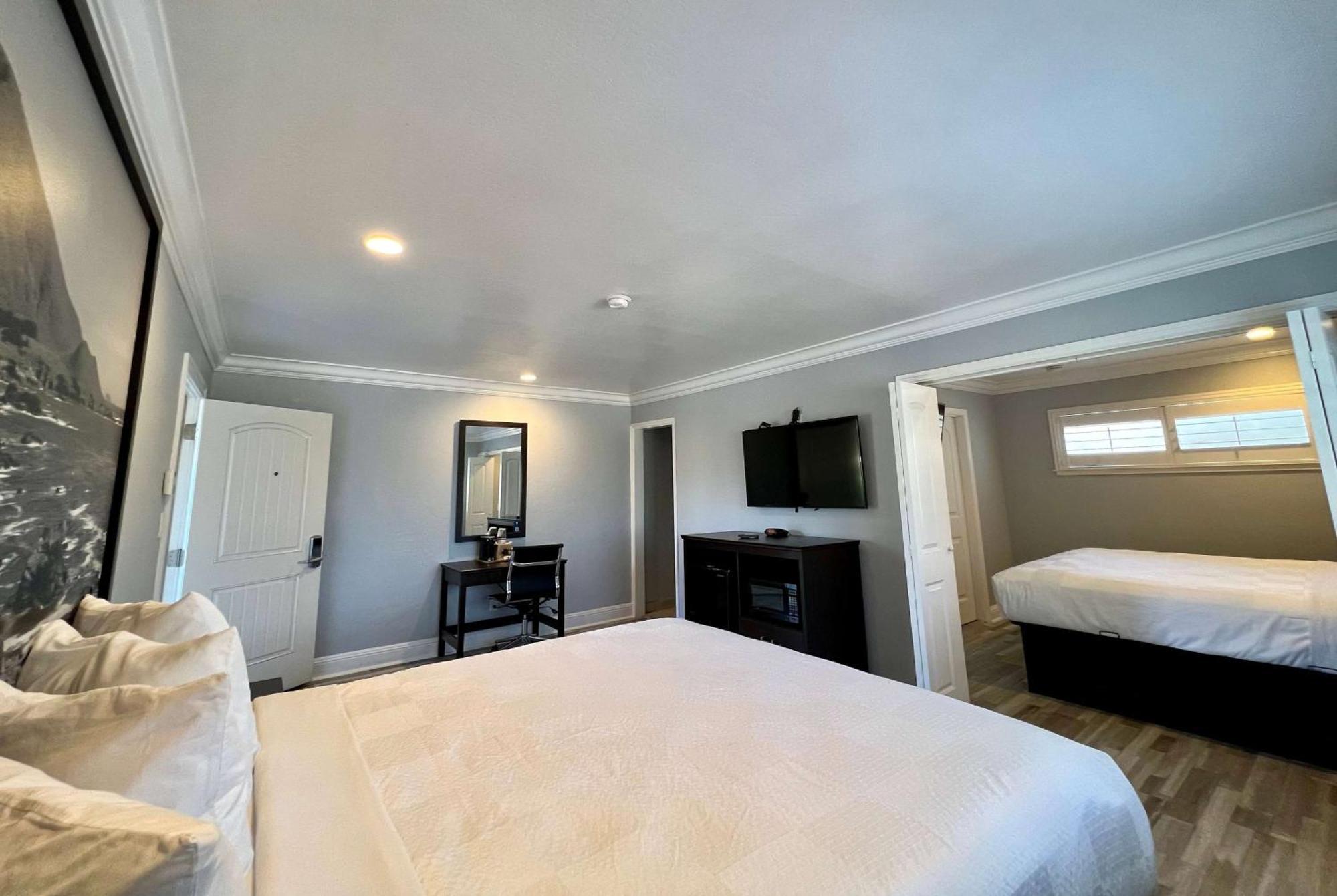 Motel Aura 2*