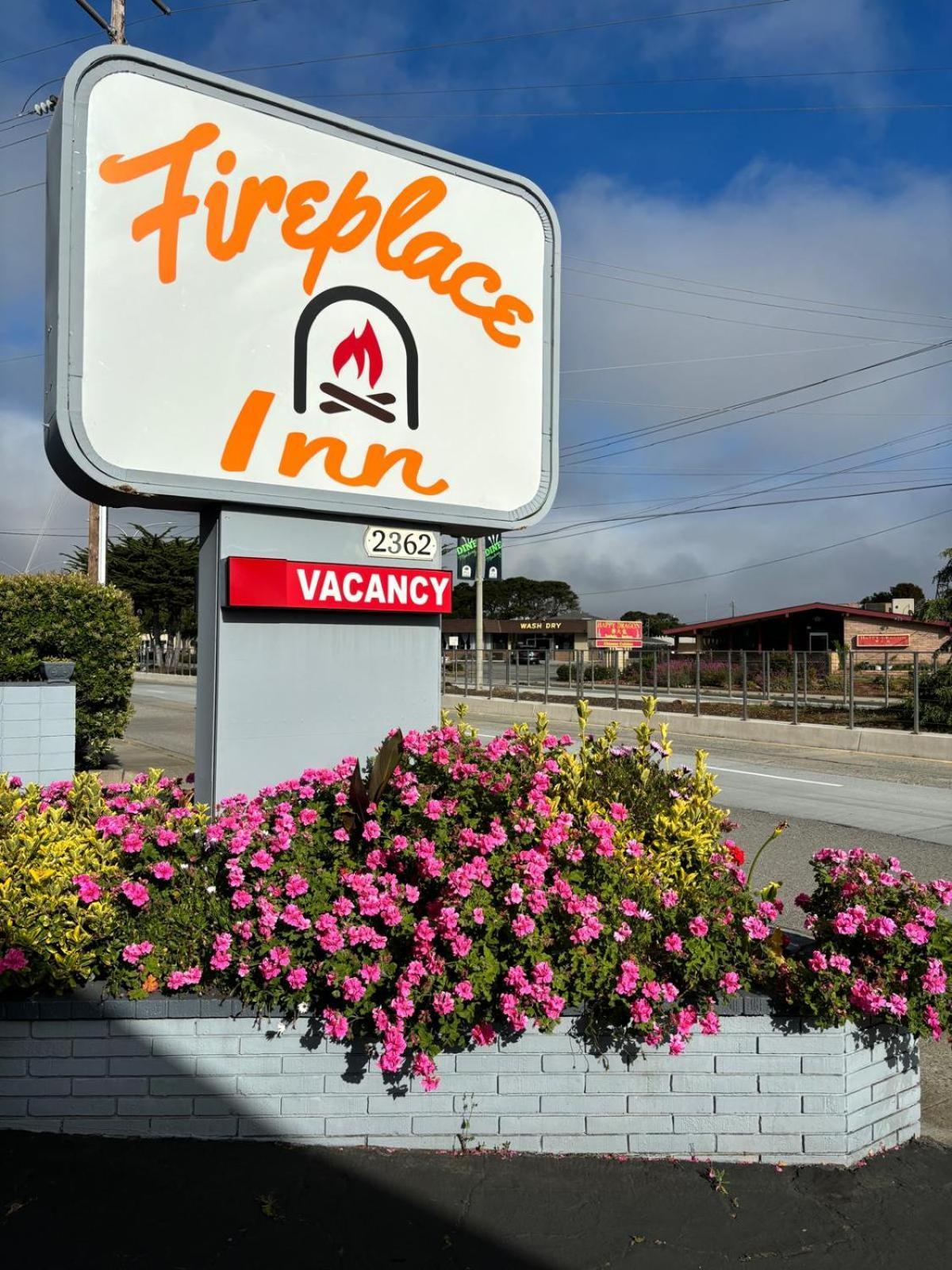 Motel The Fireplace Monterey