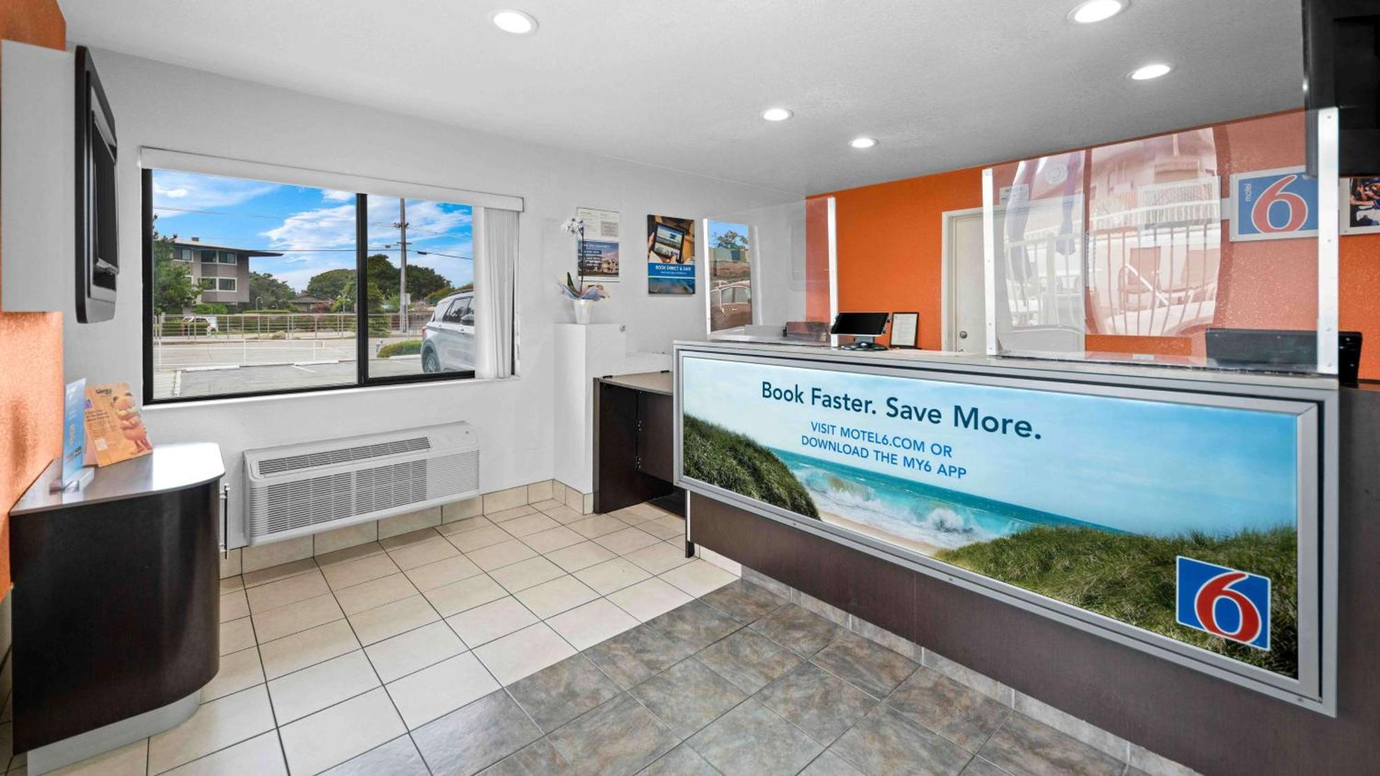 Hotel 6-monterey, Ca 2*