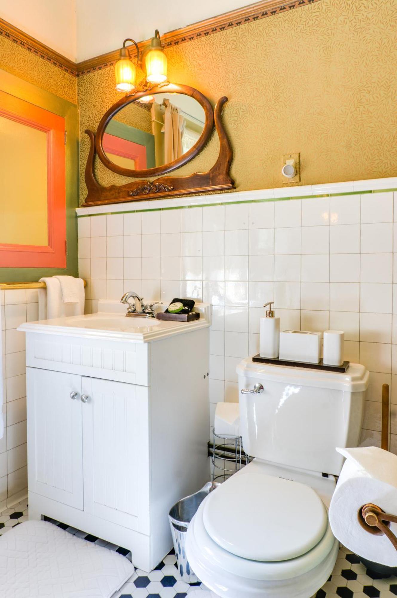 Bed & Breakfast The Jabberwock Monterey