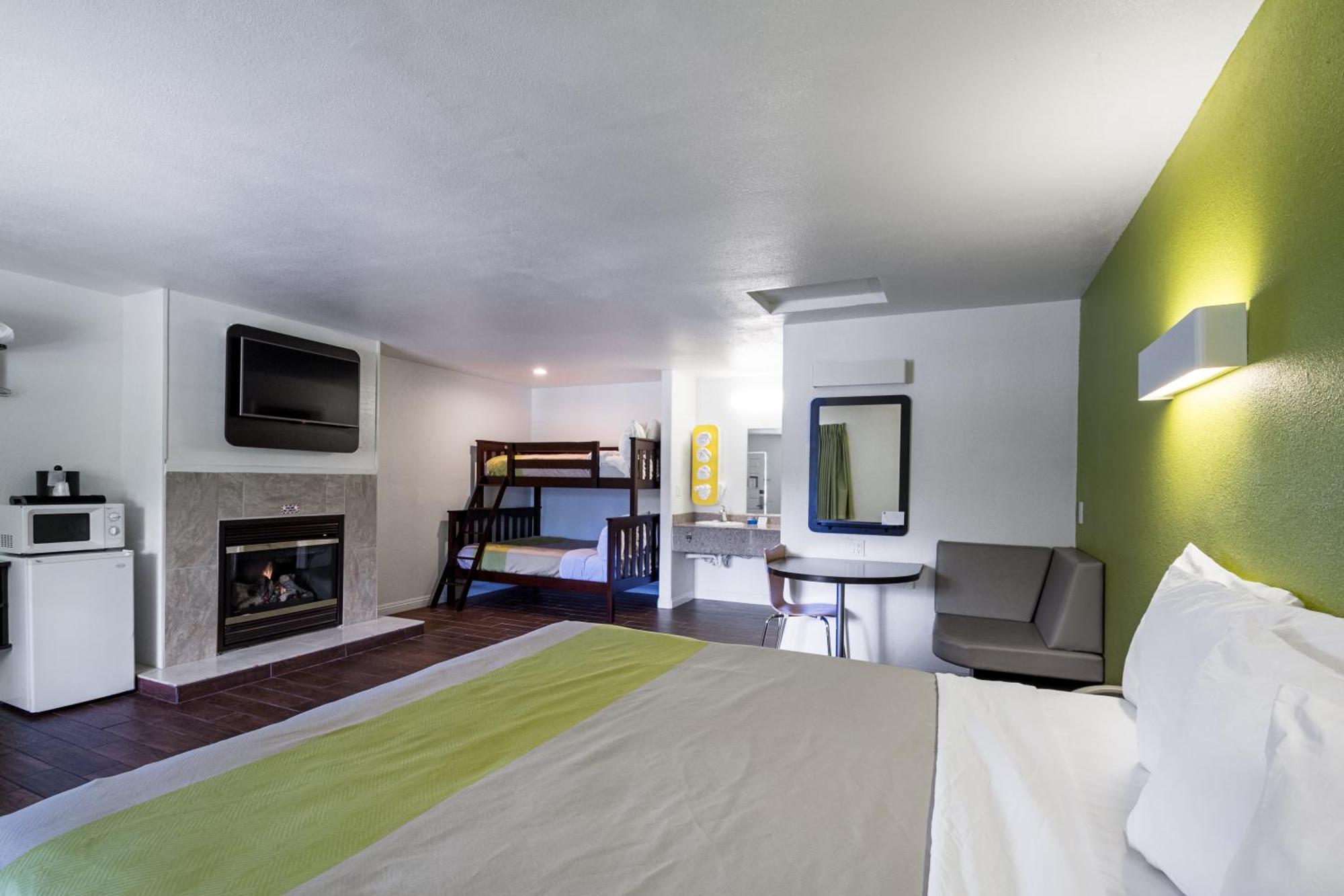 Fisherman's Cove Motel