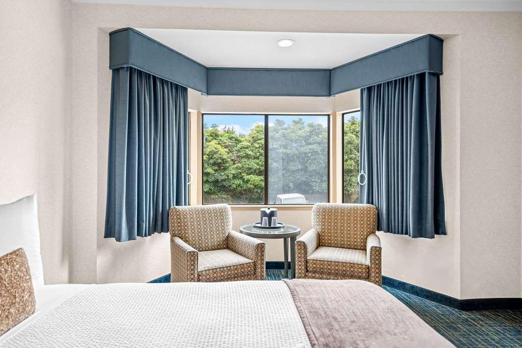 Best Western De Anza Hotel 3*