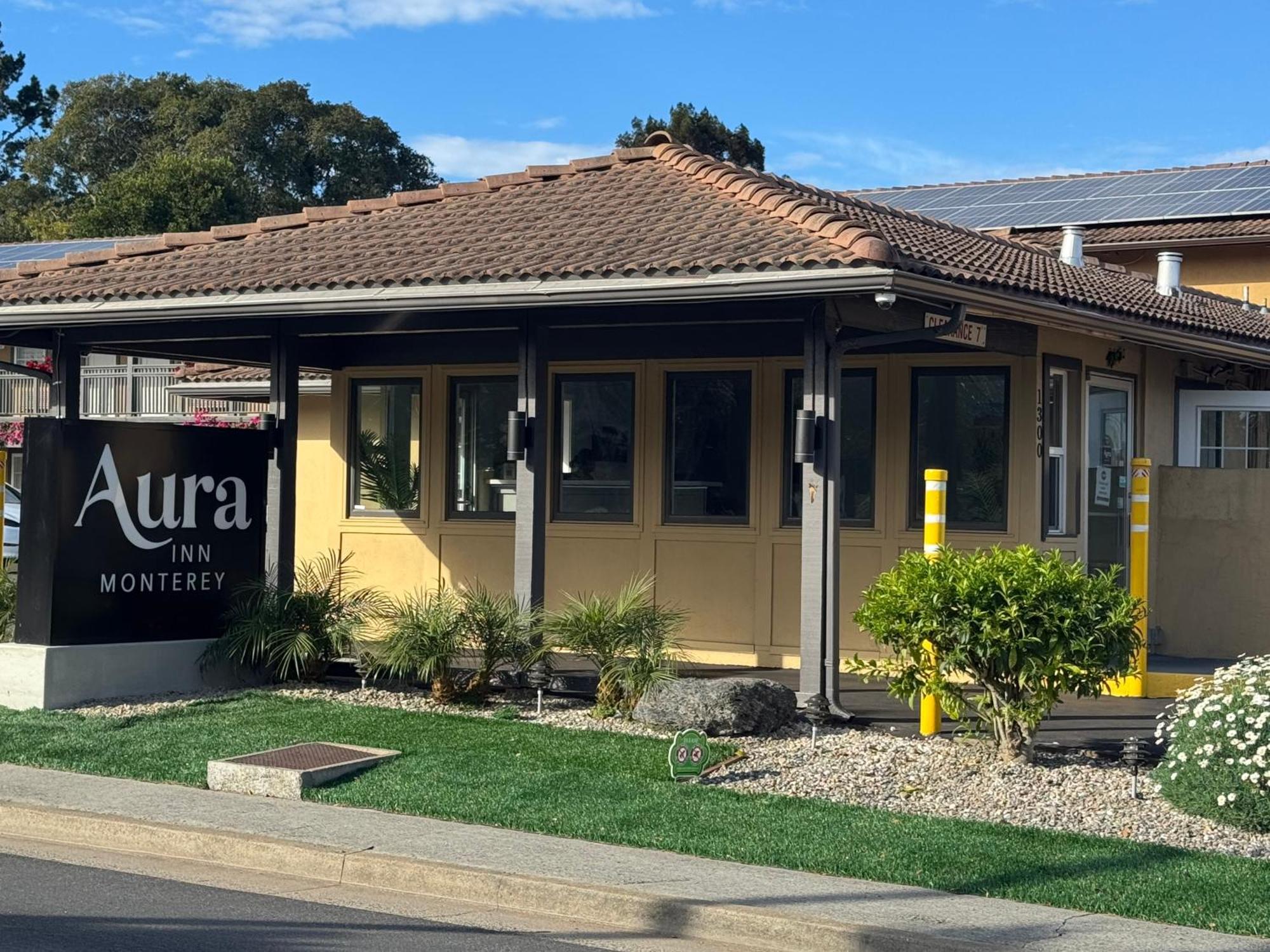 Aura 2* Monterey