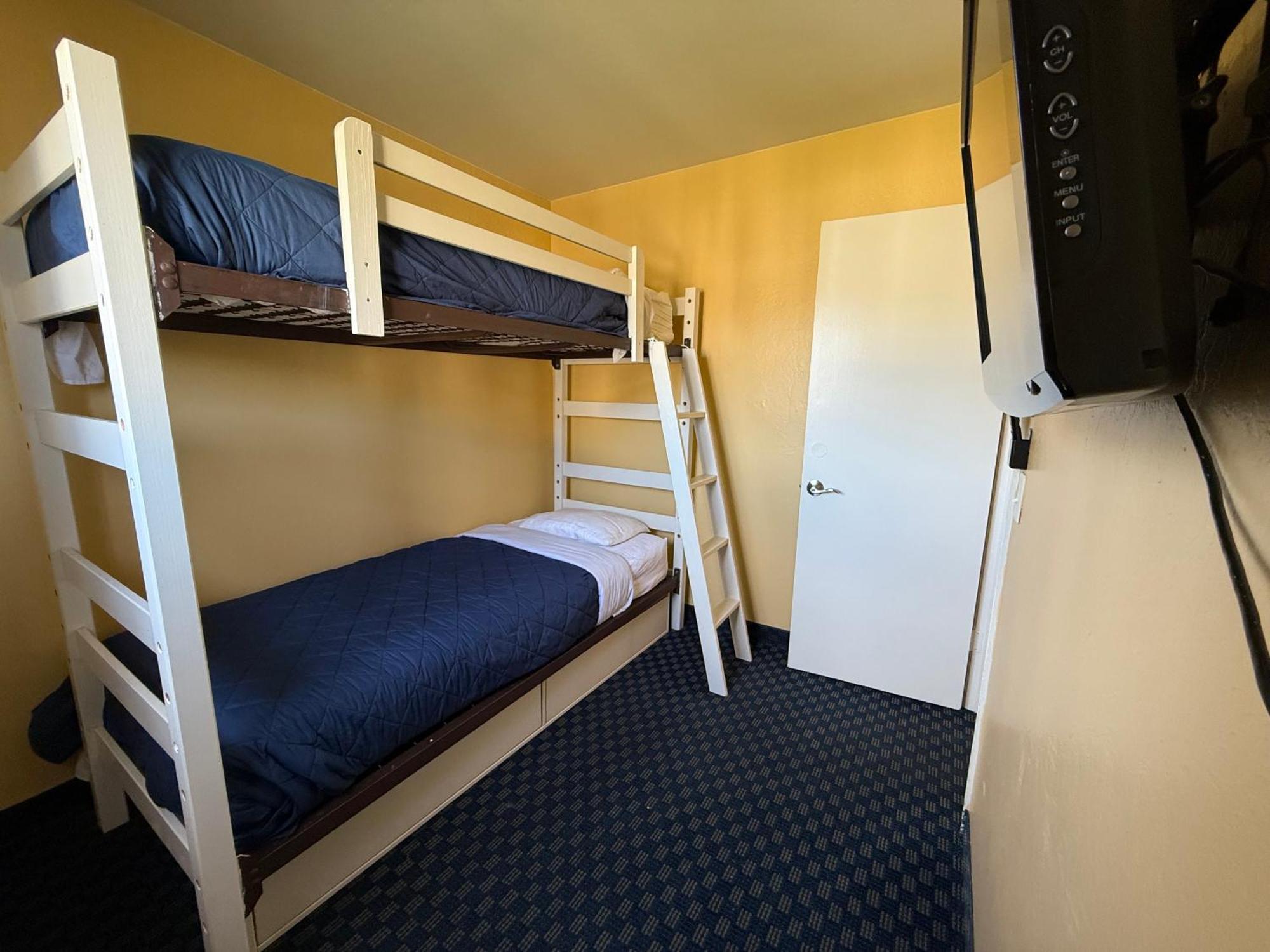 Bay Hotel 3*