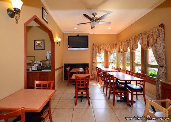 Comfort Peninsula Airport Inn