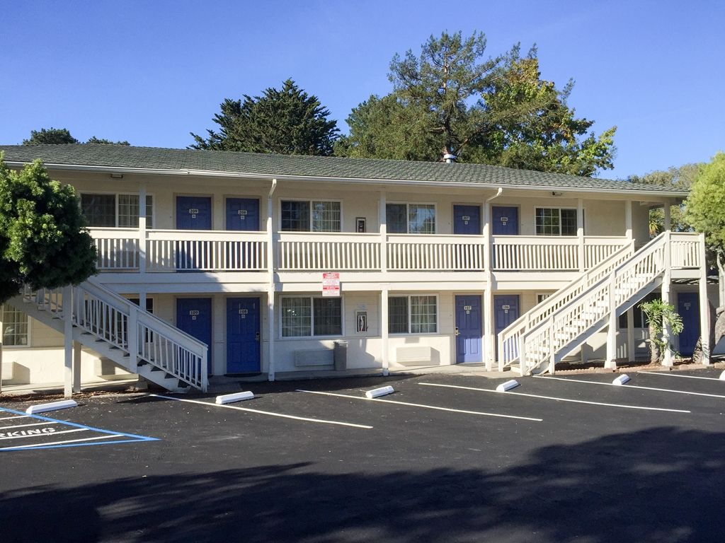 Fisherman's Cove Motel
