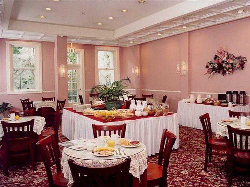 Hotel The 3*